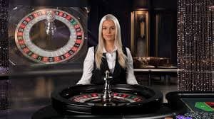 u35com Live Casino VIP Room တွင် High Limit Baccarat ကစားနေသောပုံ